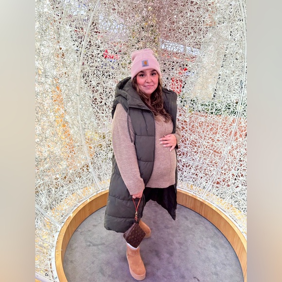 Meet your Posher, Iris - Picture 1 of 1